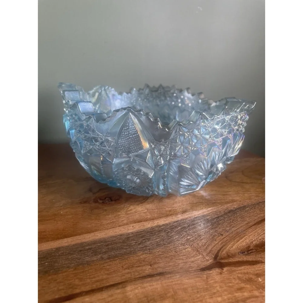 LE Smith Glass Comet in the Stars Light Blue Carnival Glass 7.5